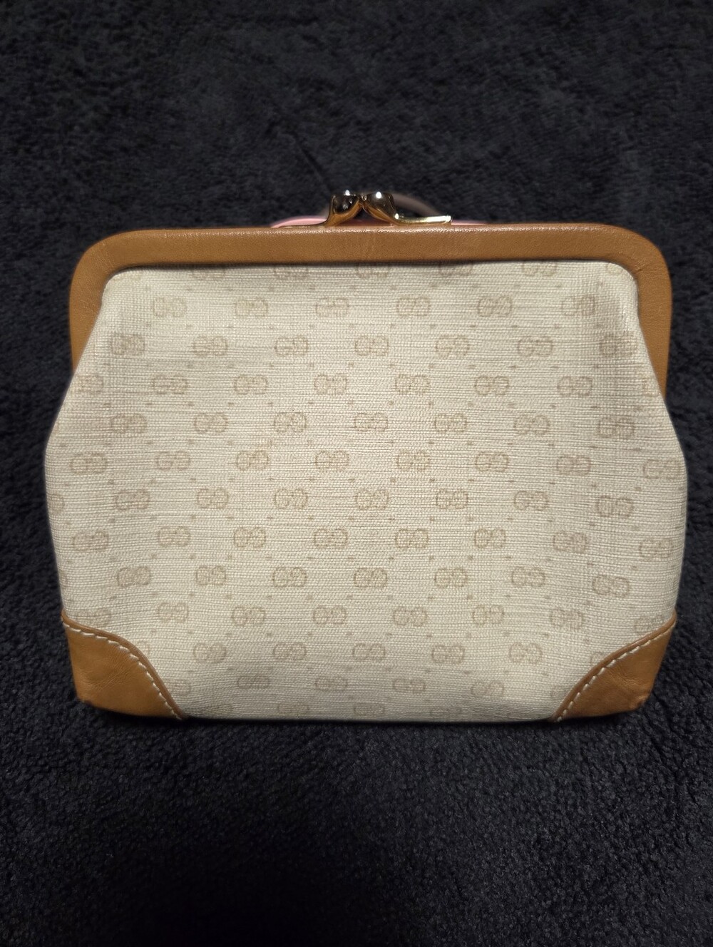 Gucci Vintage Micro GG Kisslock Coin Purse